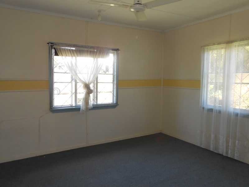 3 Auld Street, Silkstone QLD 4304