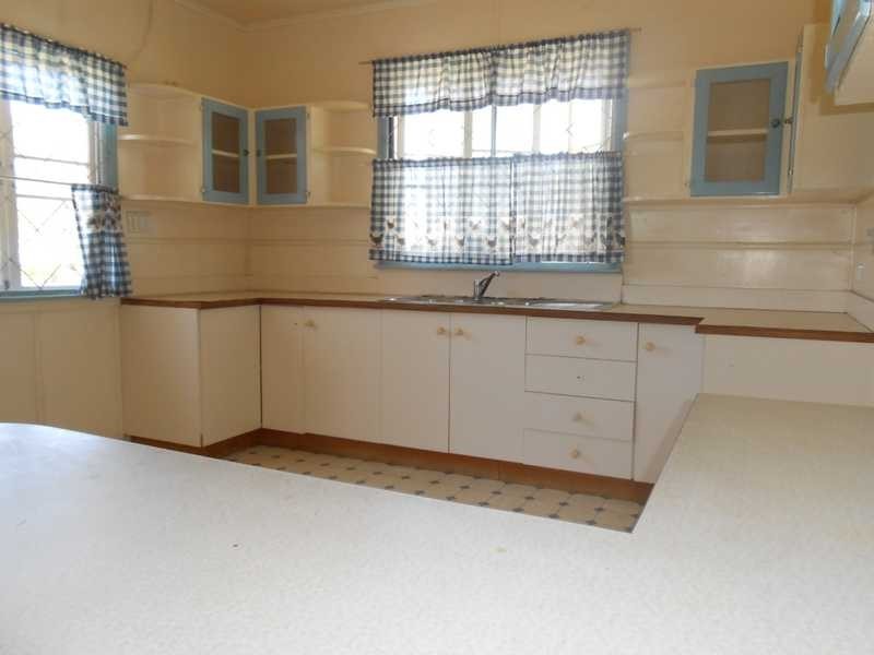 3 Auld Street, Silkstone QLD 4304