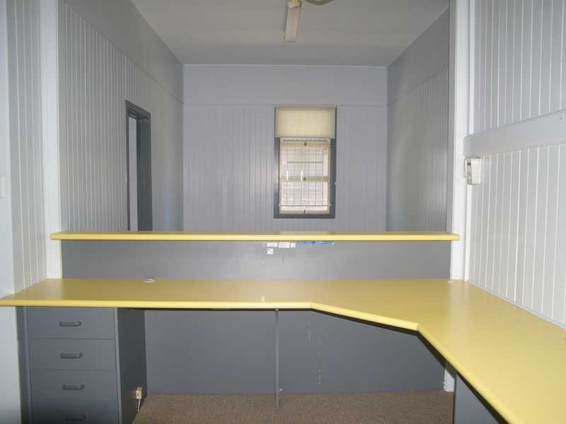 18 Gray Street, Ipswich QLD 4305