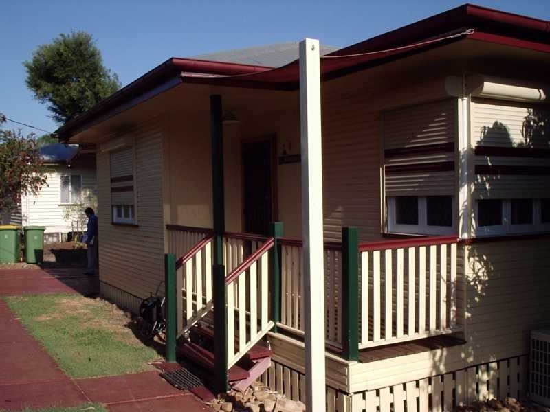 1 Taylor Street, Eastern Heights QLD 4305