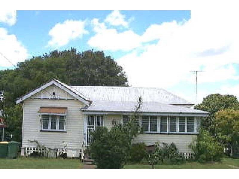 15 Pemberton Street, Booval QLD 4304