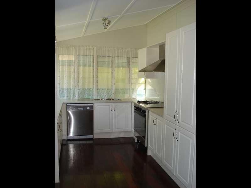 16 Macrae Street, Woodend QLD 4305