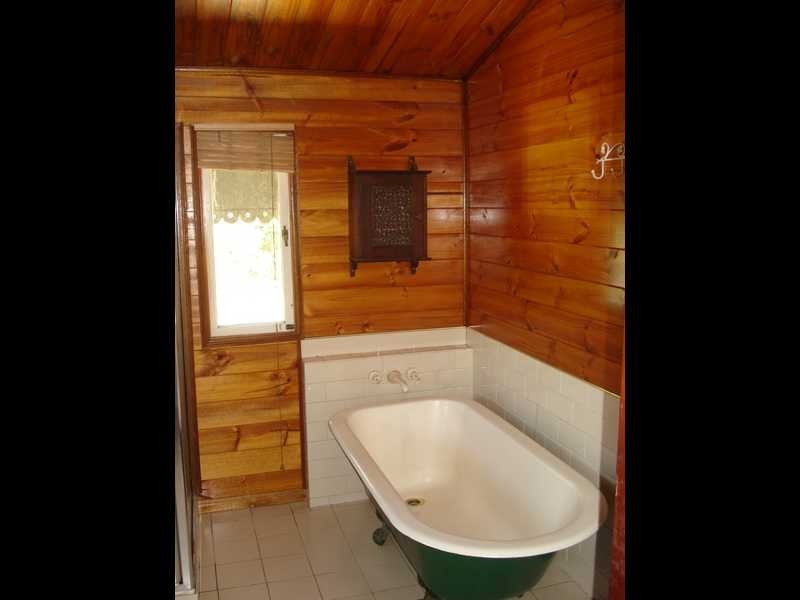 16 Macrae Street, Woodend QLD 4305