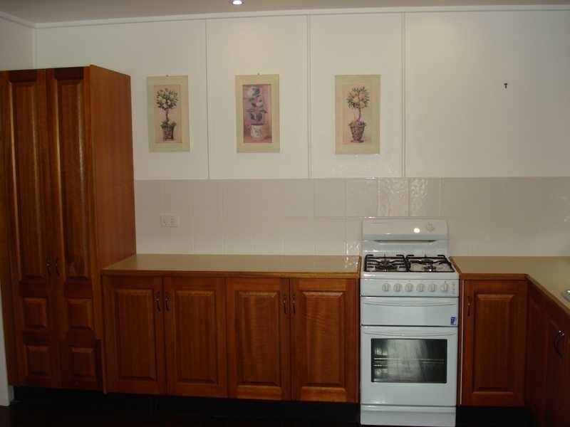 9 Sturt Street, Leichhardt QLD 4305