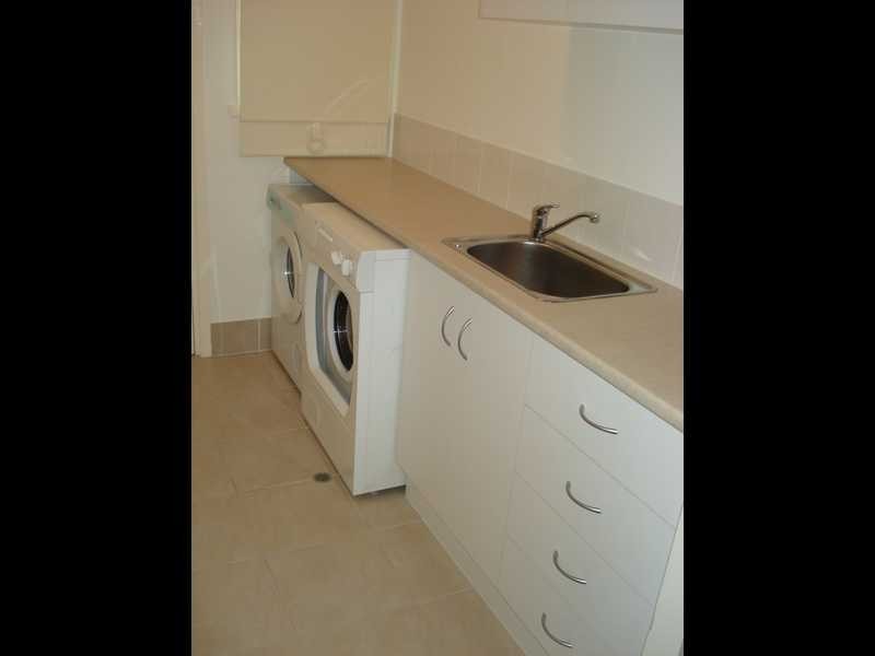 9 Sturt Street, Leichhardt QLD 4305