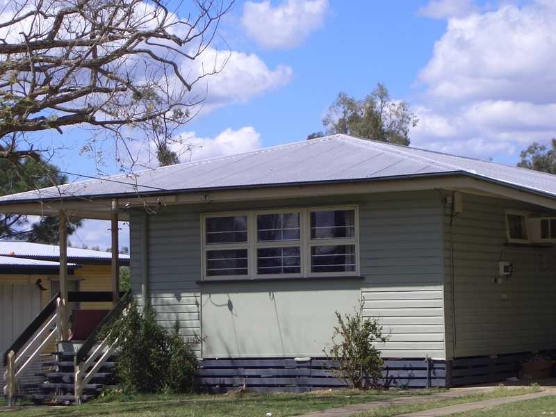 2 Kynance Street, Leichhardt QLD 4305