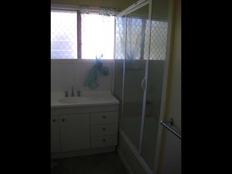 2 Kynance Street, Leichhardt QLD 4305