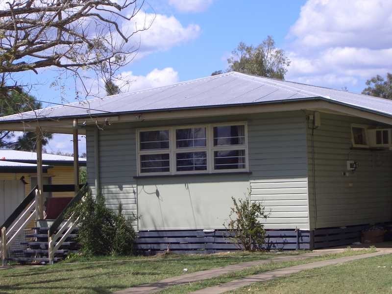 2 Kynance Street, Leichhardt QLD 4305