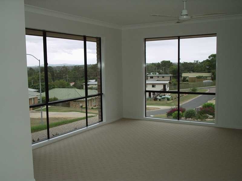 8a Phoenix Court, Churchill QLD 4305