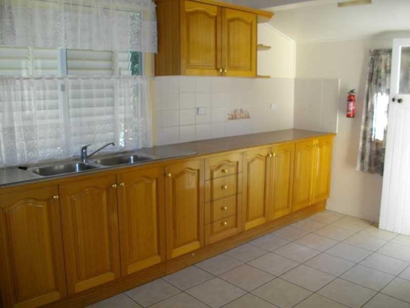 8 Deebing Street, Ipswich QLD 4305