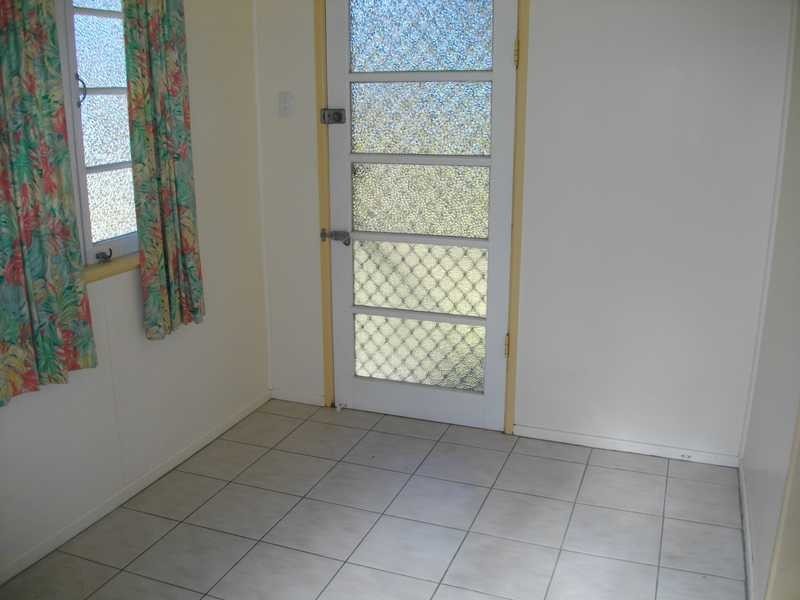 8 Deebing Street, Ipswich QLD 4305