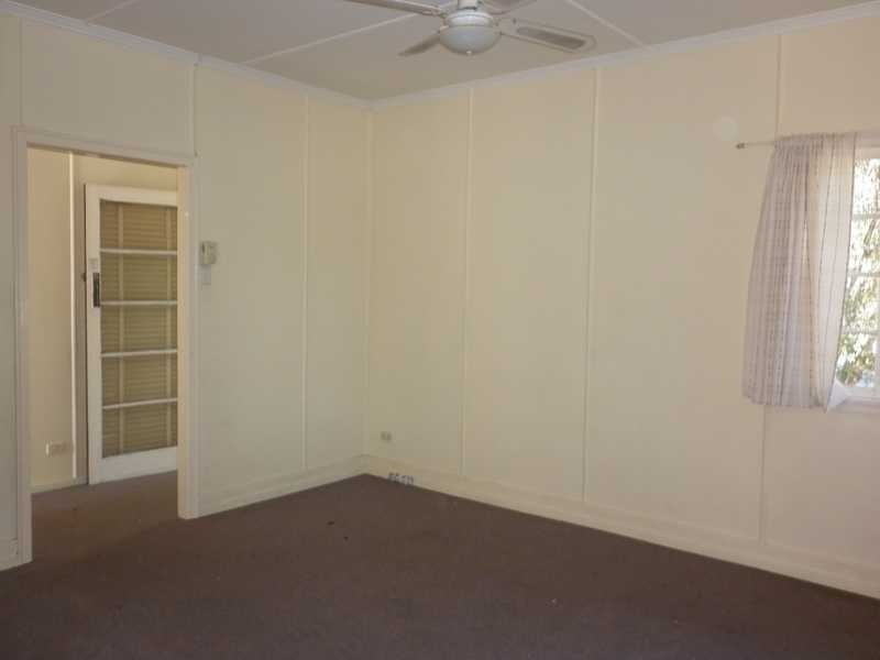 42 Bergin Street, Booval QLD 4304