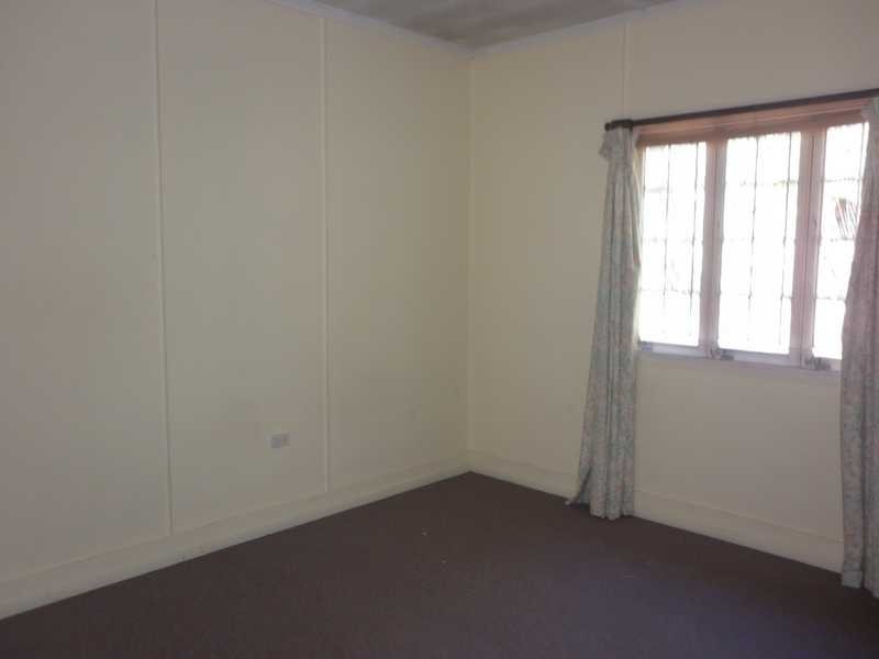 42 Bergin Street, Booval QLD 4304