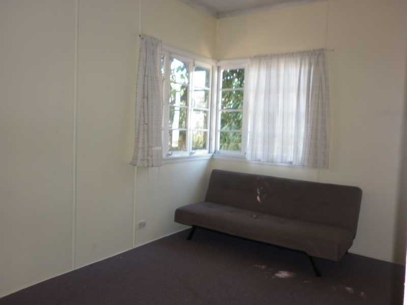 42 Bergin Street, Booval QLD 4304