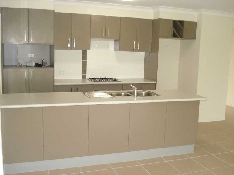 35 Ronayne Circle, One Mile QLD 4305