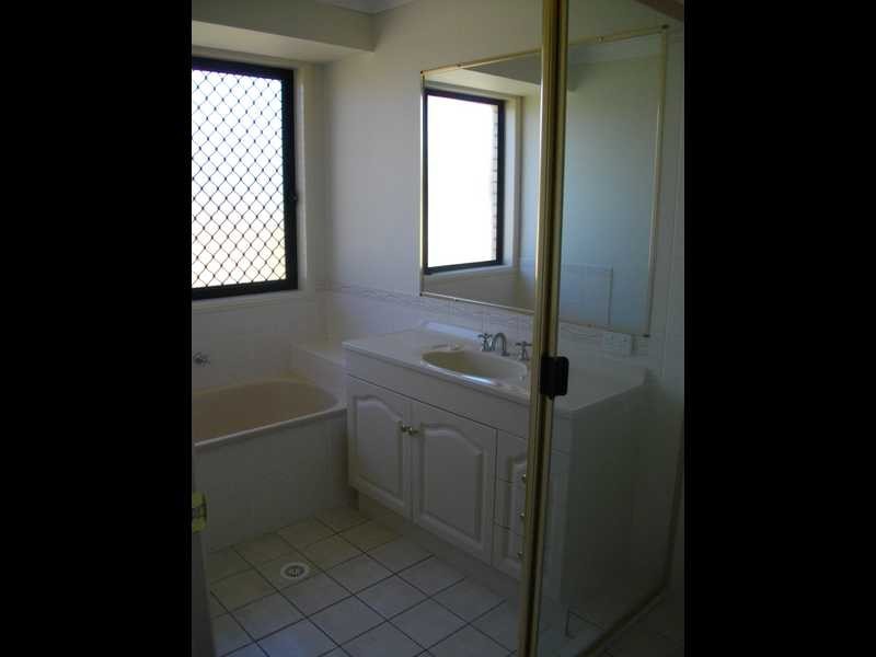 39 Helen Street, North Booval QLD 4304