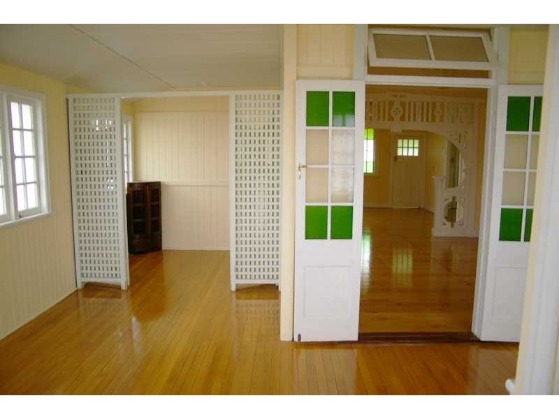 113 Glebe Road, Silkstone QLD 4304