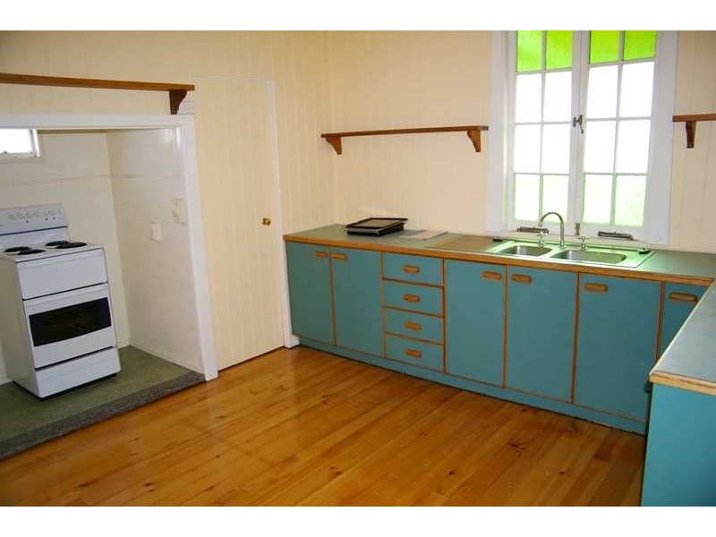 113 Glebe Road, Silkstone QLD 4304