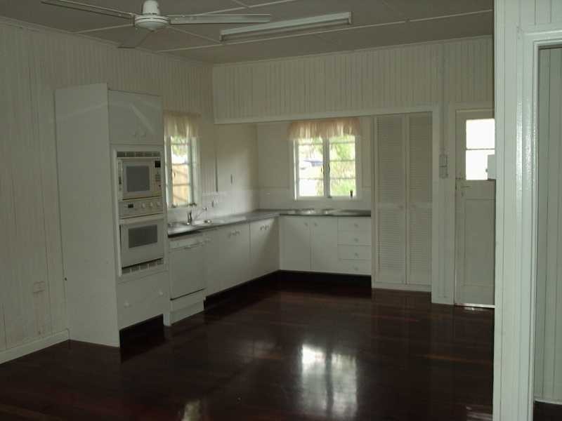 2 Jones Street, Bundamba QLD 4304