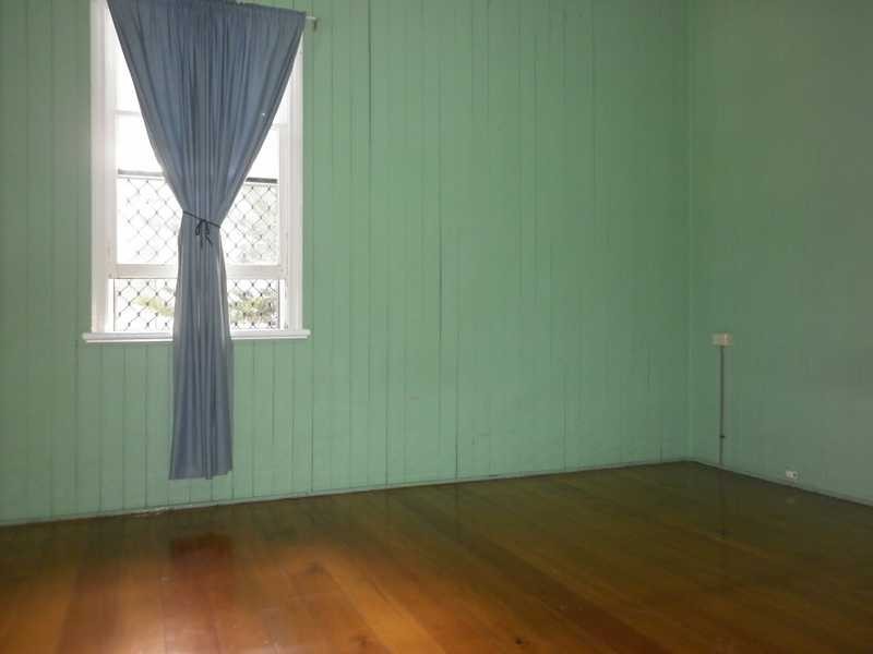 12 Pryde Street, Woodend QLD 4305