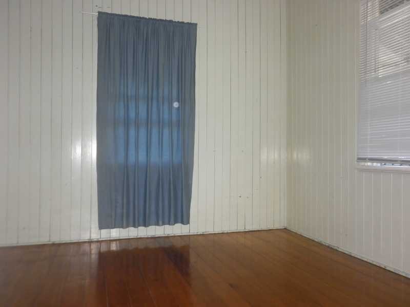 12 Pryde Street, Woodend QLD 4305