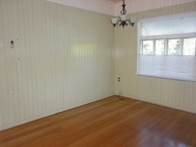 12 Pryde Street, Woodend QLD 4305