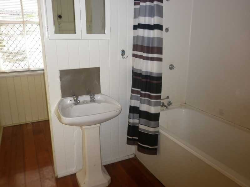 12 Pryde Street, Woodend QLD 4305