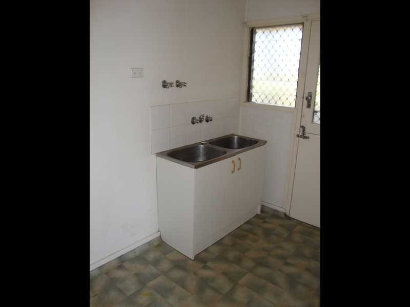 11 Lucas Street, Dinmore QLD 4303