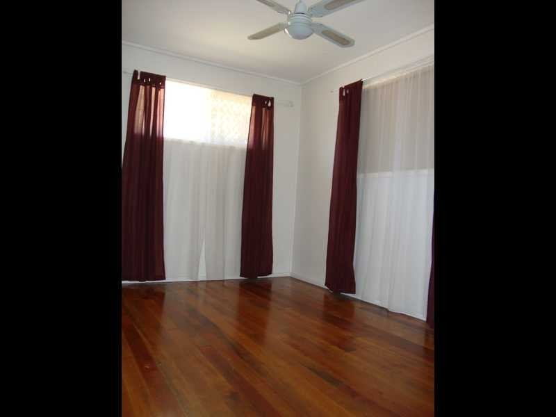 11 Lucas Street, Dinmore QLD 4303