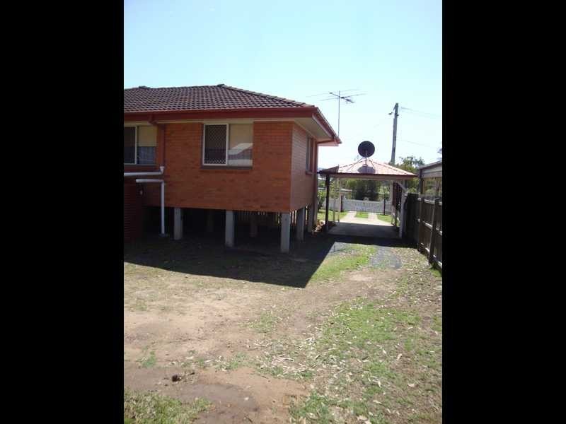 11 Lucas Street, Dinmore QLD 4303