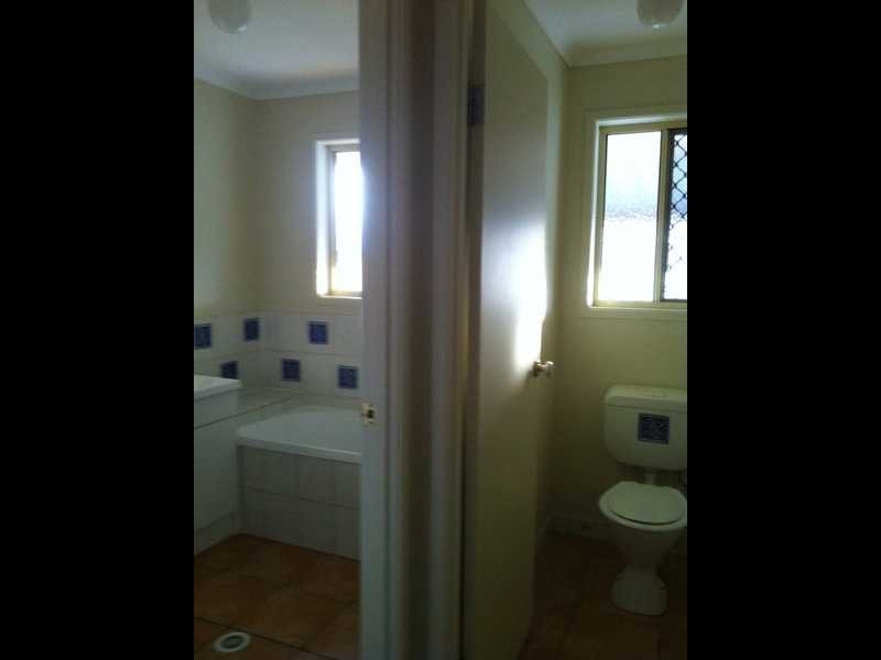 4 Des Arts Place, Wulkuraka QLD 4305