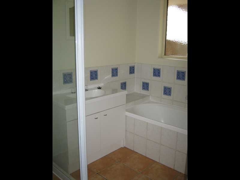 4 Des Arts Place, Wulkuraka QLD 4305