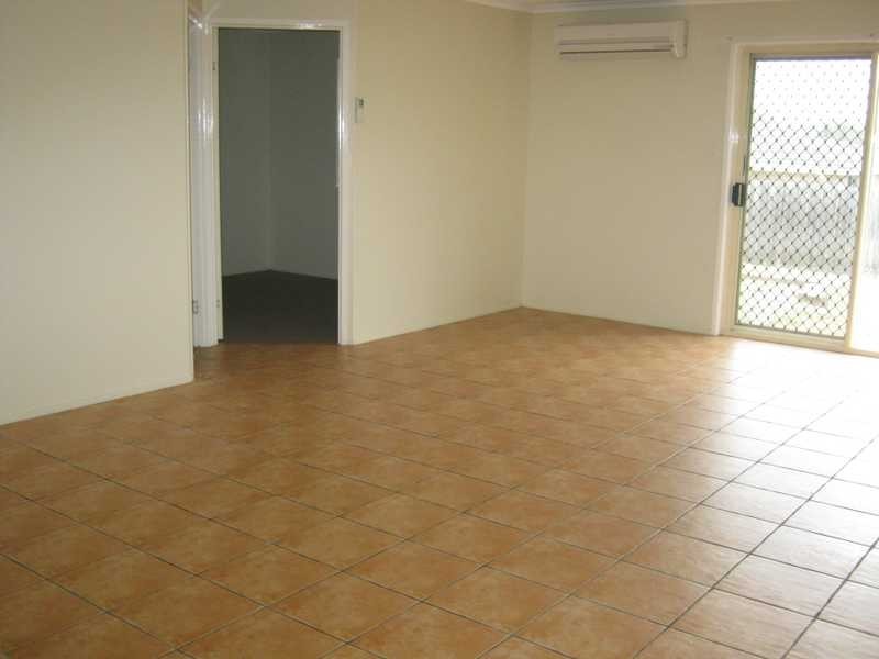 4 Des Arts Place, Wulkuraka QLD 4305