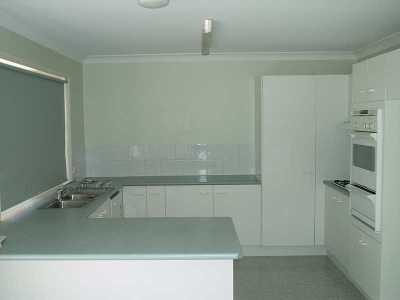 2 Elmhurst Crescent, Flinders View QLD 4305