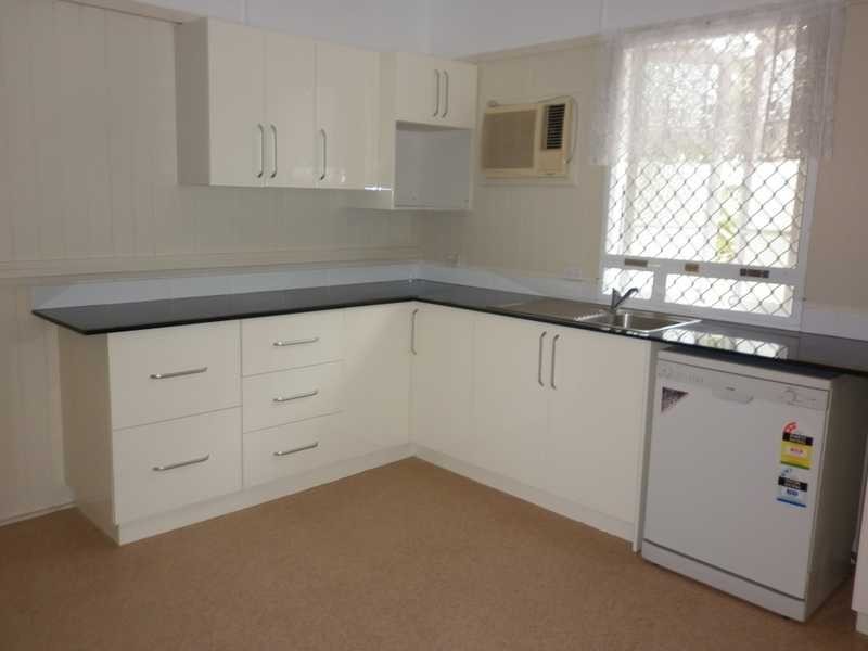 121 Glebe Road, Silkstone QLD 4304