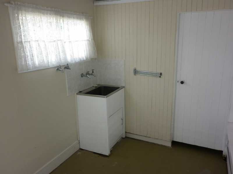 121 Glebe Road, Silkstone QLD 4304