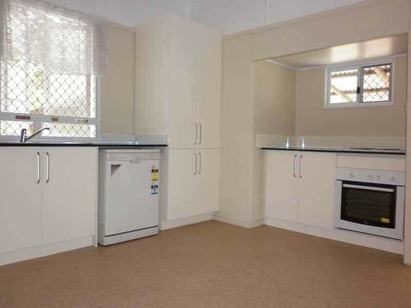 121 Glebe Road, Silkstone QLD 4304