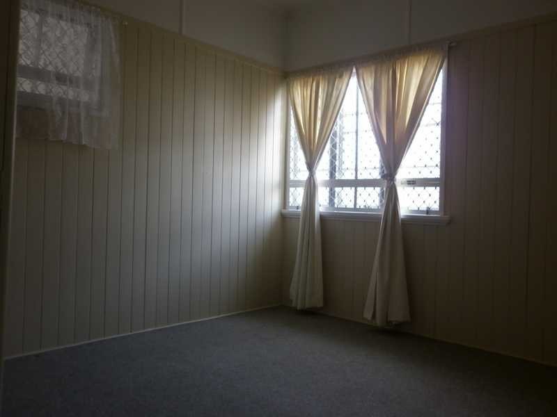 121 Glebe Road, Silkstone QLD 4304