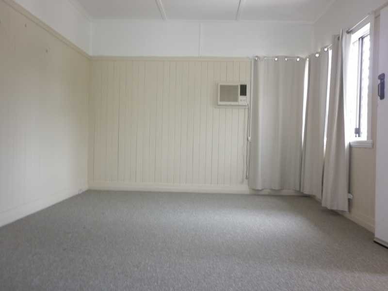 121 Glebe Road, Silkstone QLD 4304