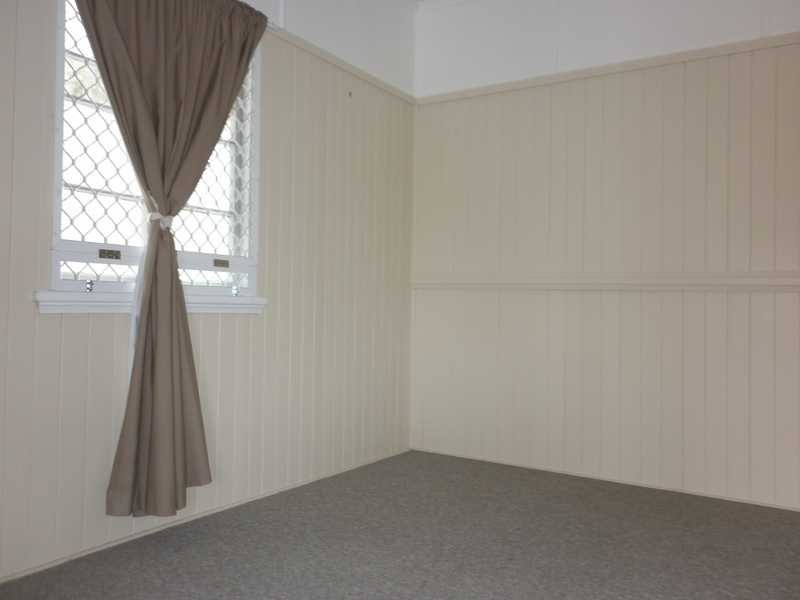 121 Glebe Road, Silkstone QLD 4304