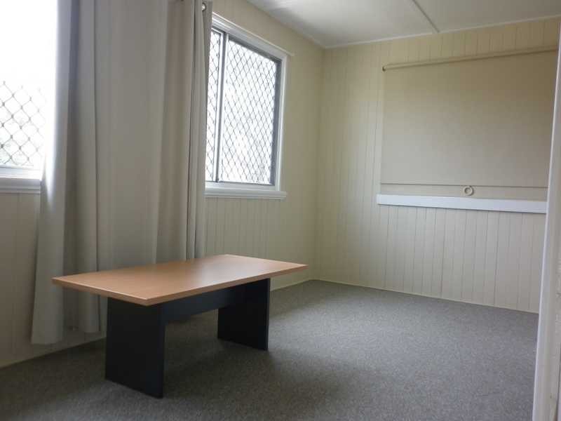 121 Glebe Road, Silkstone QLD 4304