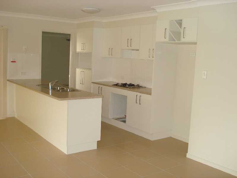 32 Ronayne Circle, One Mile QLD 4305