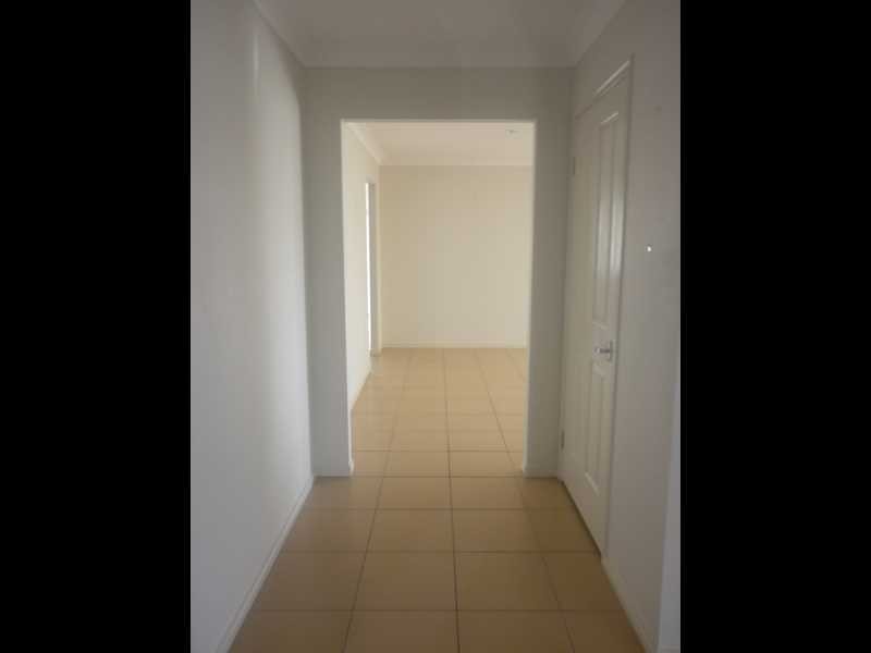 32 Ronayne Circle, One Mile QLD 4305