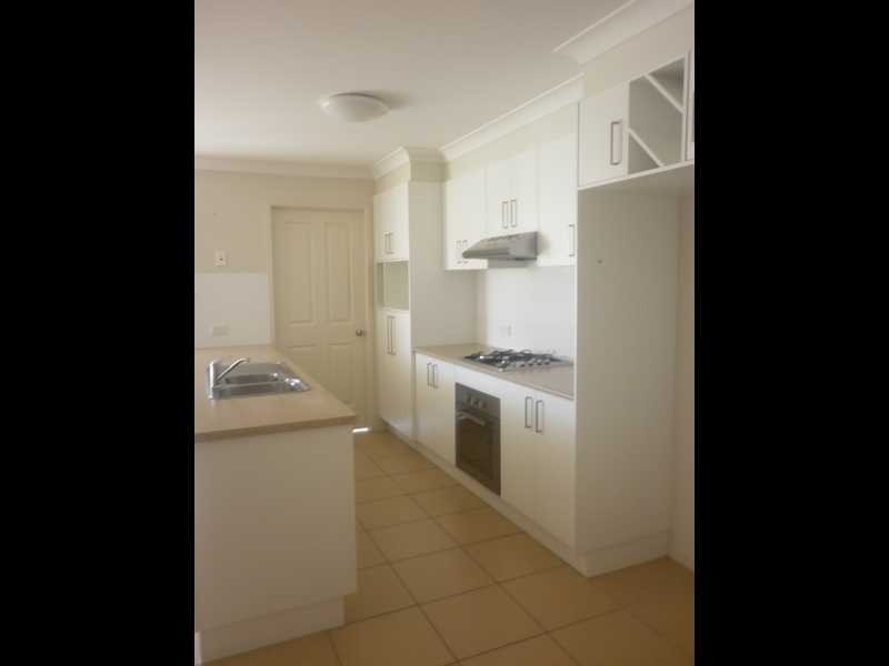 32 Ronayne Circle, One Mile QLD 4305