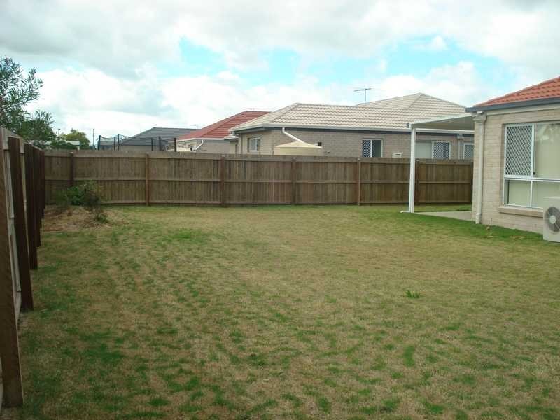 32 Ronayne Circle, One Mile QLD 4305