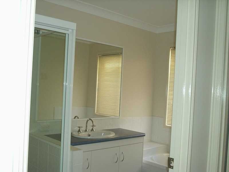6 Plunkett Street, Collingwood Park QLD 4301