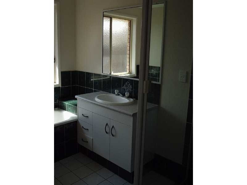 3 Calverton Court, Brassall QLD 4305