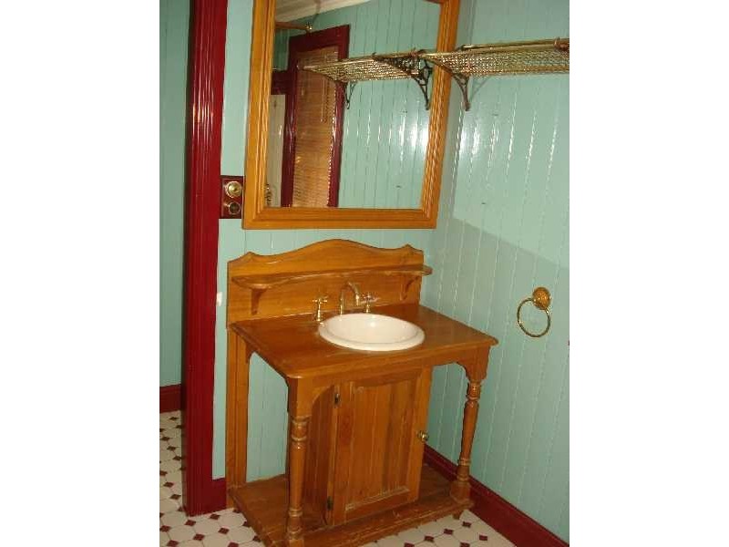 5 Sinclaire Street, Newtown QLD 4305