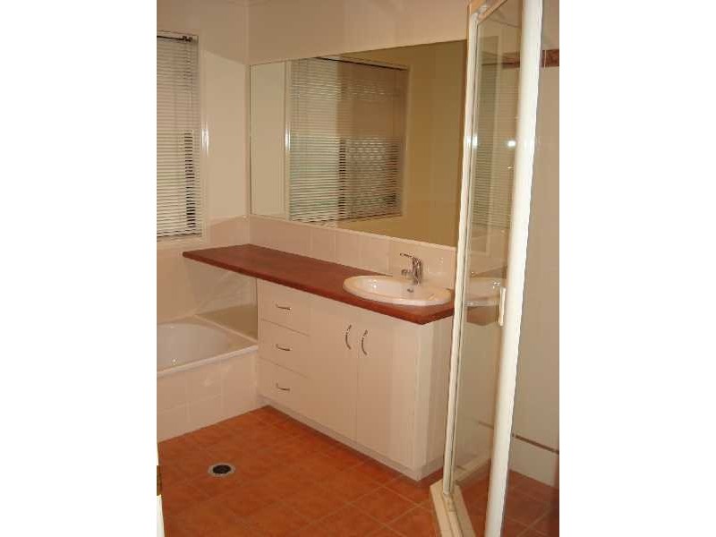 4 Oriole Close, Yamanto QLD 4305