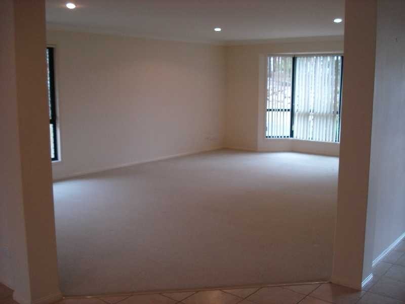 4 Oriole Close, Yamanto QLD 4305